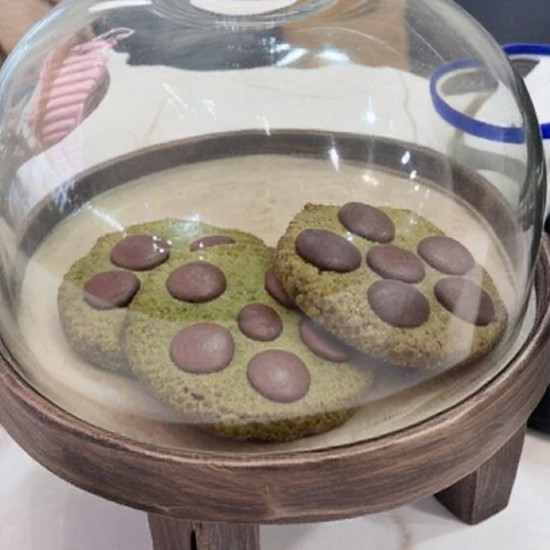 Biscuits sans gluten au matcha, aux noix de cajou et au chocolat