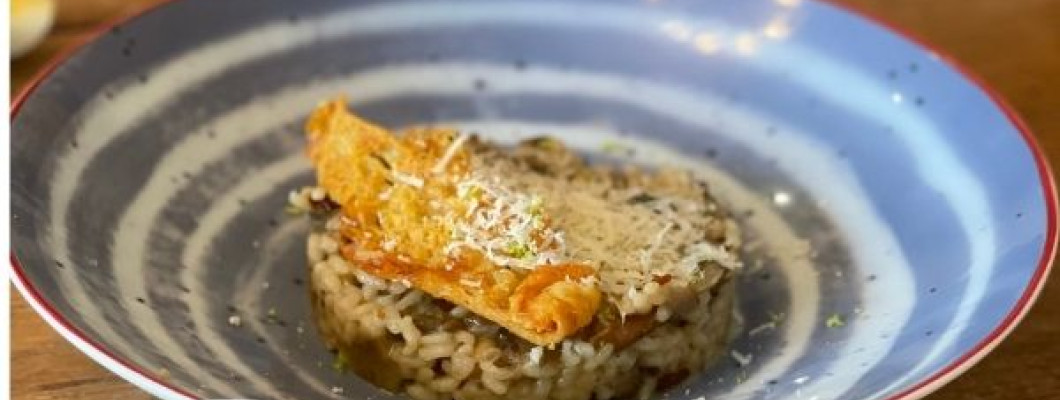 Risoto de bolets shitake, alberginia al forn i teula de parmesà